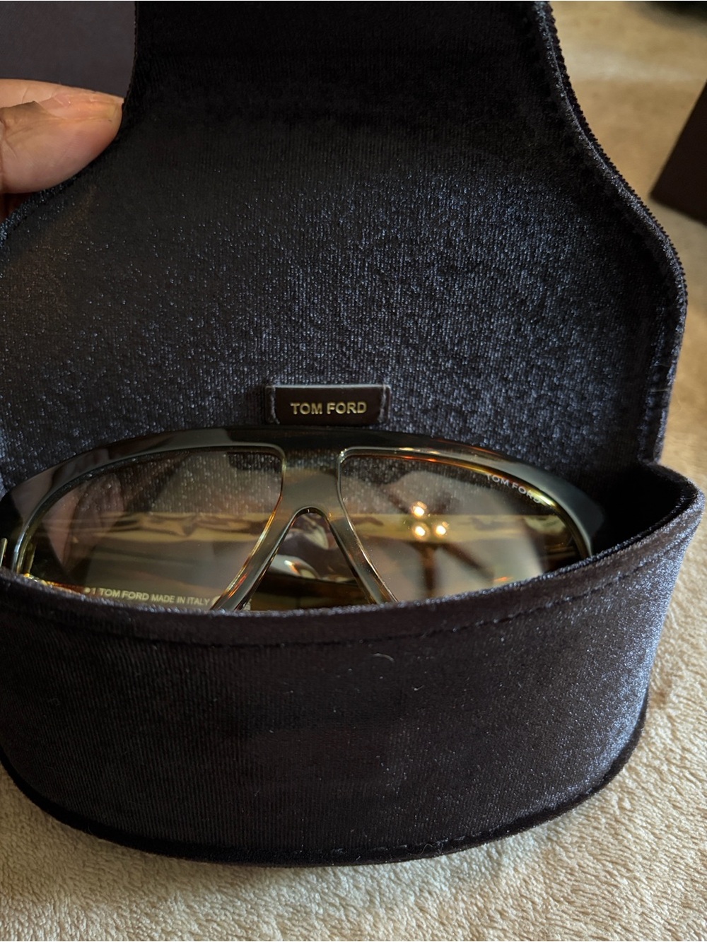 Tom Ford Tortoiseshell Frame - Picture 3 of 4
